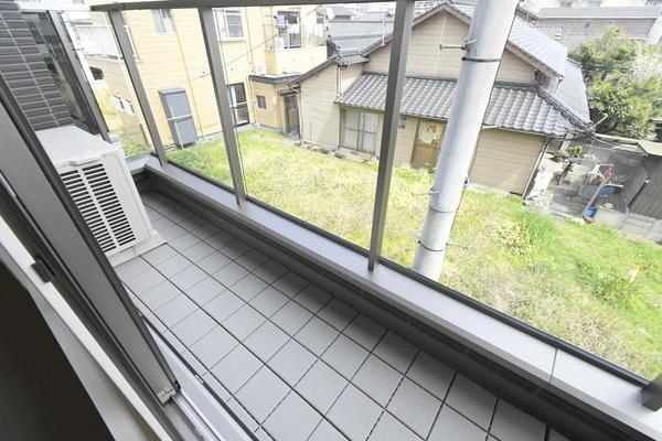 ブランシェ三萩野 バルコニー