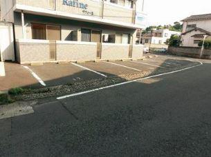 ラフィーネ 駐車場