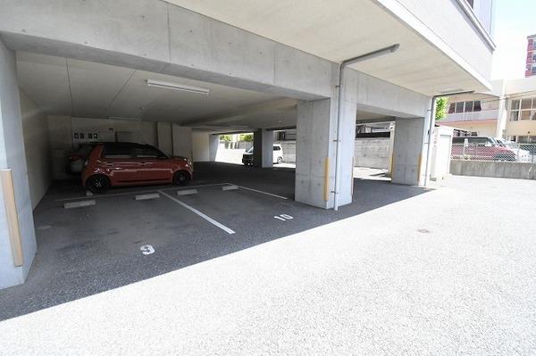 メゾンド・ファミーユ門司港 駐車場