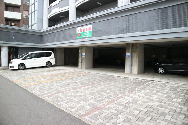 ロイヤルリージェント 駐車場