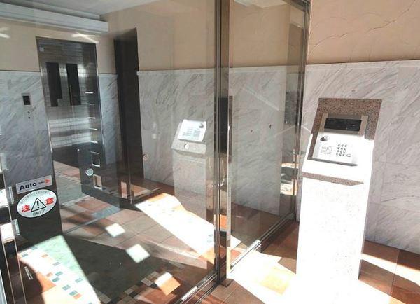 出屋敷館 エントランス