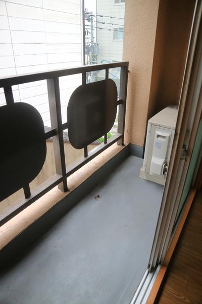 ニューコメタニビル バルコニー