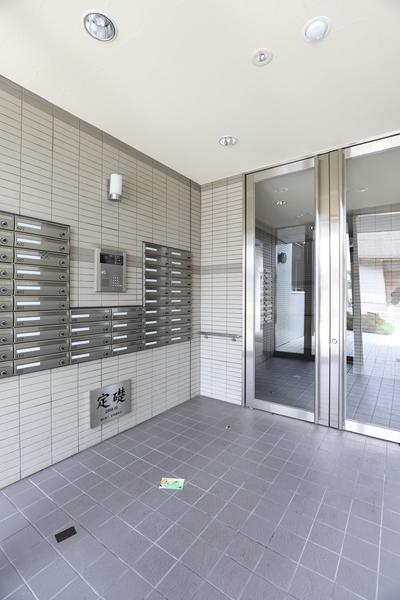 福岡市博多区板付マンション エントランス