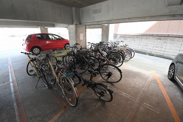 プランドール西小倉駅前 駐車場