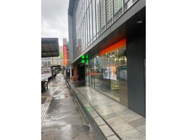 西日本シティ銀行三萩野支店：297m