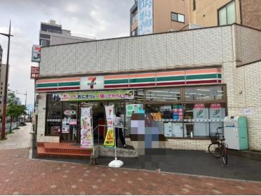 セブンイレブン西小倉駅前店：175m