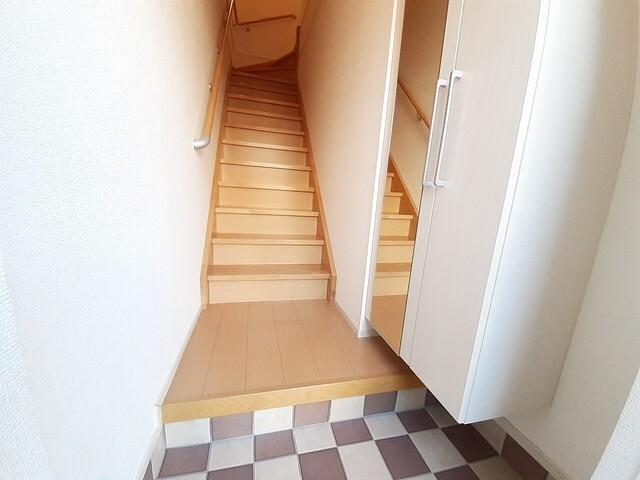 ラインハイム足立山Ｂ 玄関