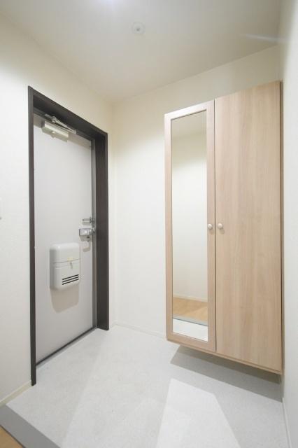 エルメゾン砂津 玄関