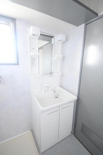 グッタープラッツ緑ヶ丘２番館 洗面