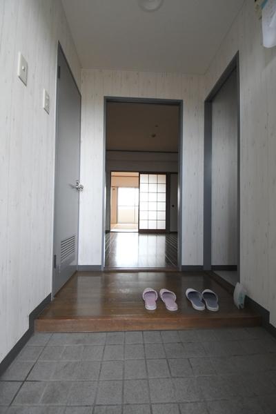 グッタープラッツ緑ヶ丘２番館 玄関