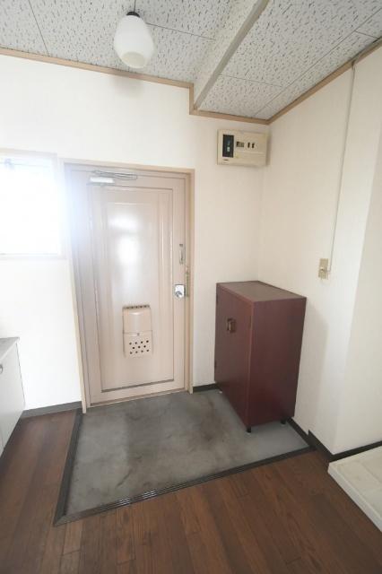 クライムハイツ寿山 玄関