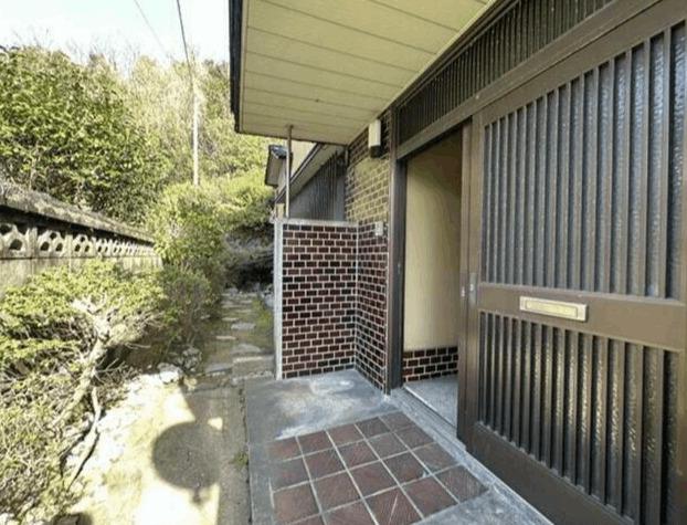 北九州市門司区春日町一戸建 玄関