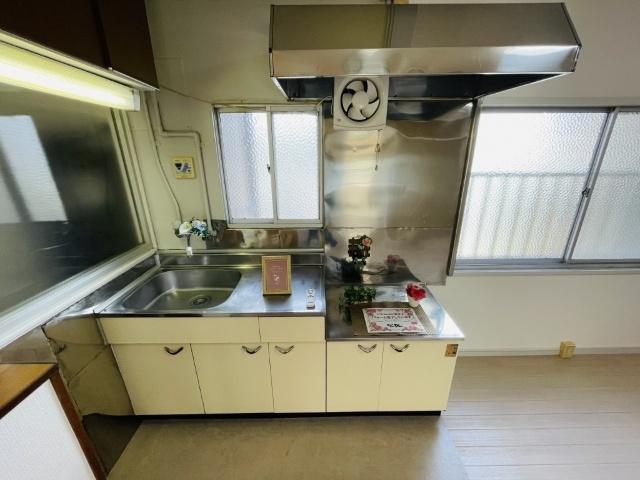 オアシス下到津 キッチン