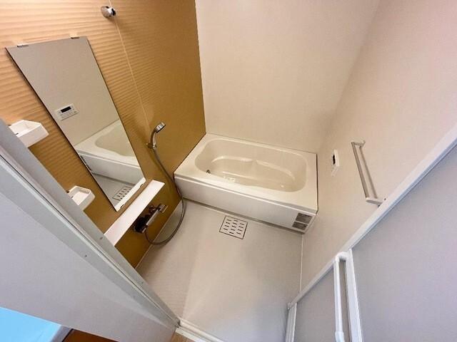 北九州市小倉南区下石田アパート バス／シャワー