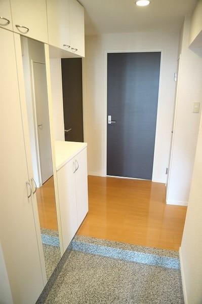 シャトレ大手町Ｎ棟 玄関
