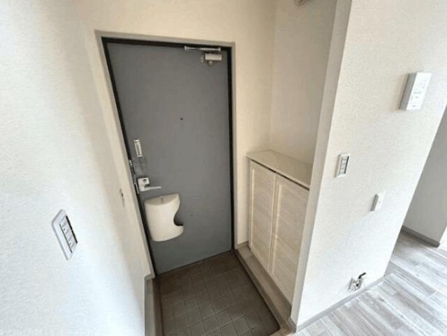北九州市小倉南区葛原本町アパート 玄関