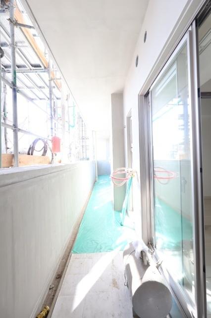 THE APARTMENT 開 バルコニー