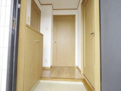 クロスロード恵里 玄関