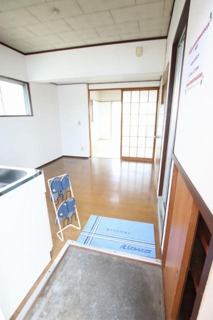 シャンポール湯川 玄関