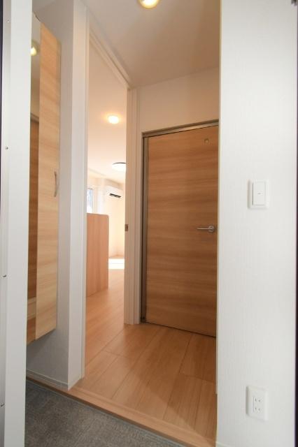 D-room柳町 玄関