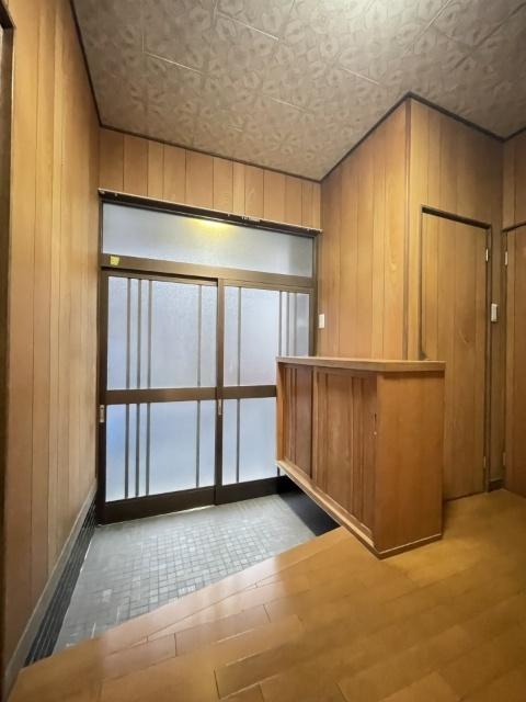 長谷一丁目17番貸家 玄関