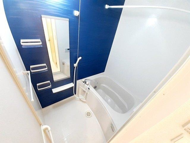 北九州市小倉南区津田南町アパート バス／シャワー