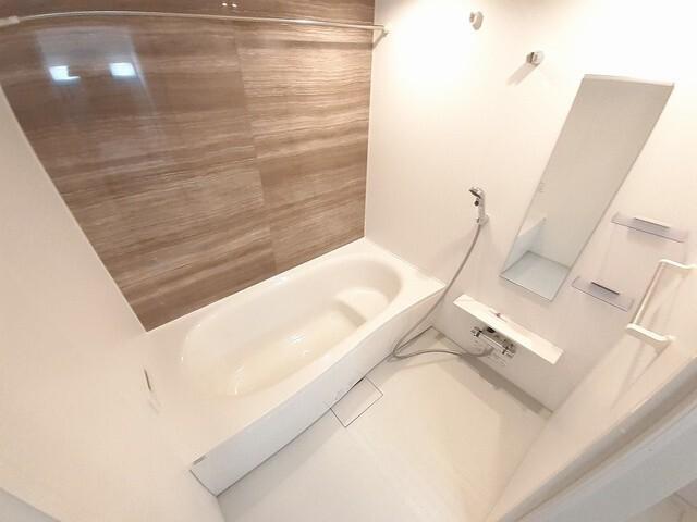 北九州市小倉南区中吉田アパート バス／シャワー