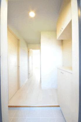 ニューガイア上石田 玄関