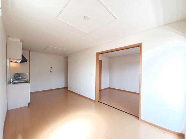 ソレイユ元町B リビング