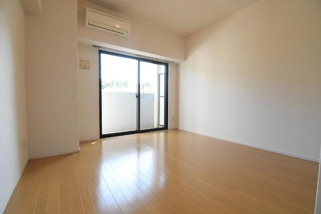ガーディアンズパレス小倉 リビング