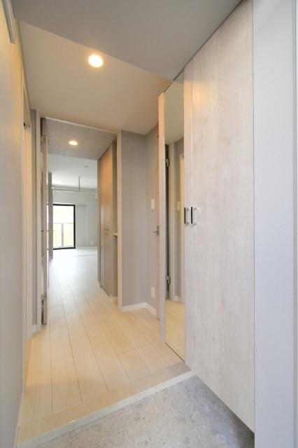 LEGEND紺屋町 玄関