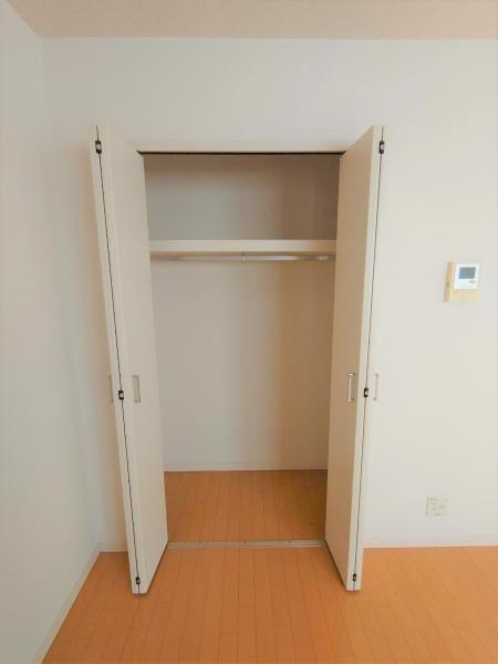 クレフラスト空港北B棟（102） 収納