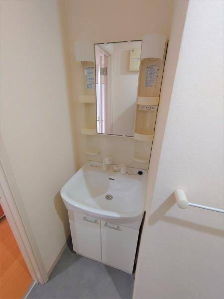 クレフラスト空港北B棟（102） 洗面