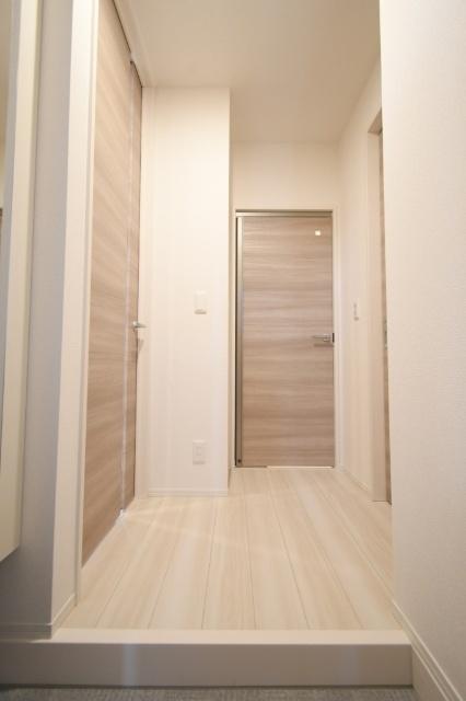 D-room柳町 玄関