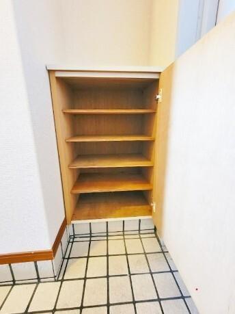 ベルガ清水 玄関
