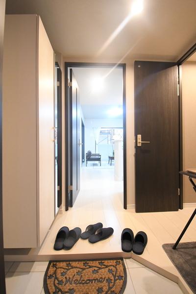サンシャインタワー三萩野 玄関