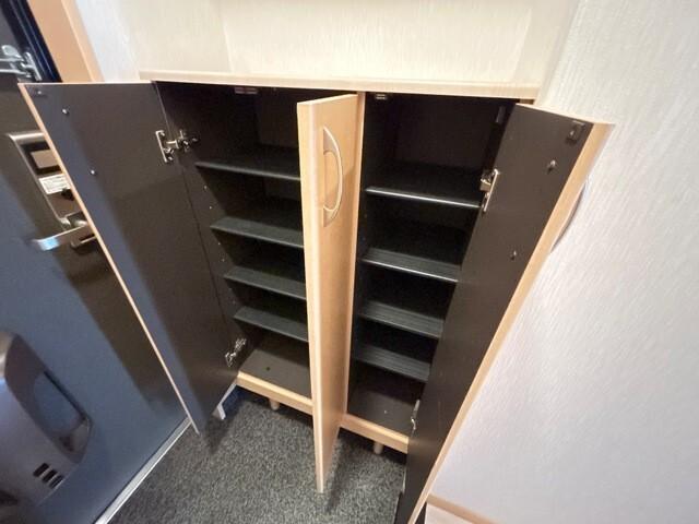 ディアベルジュ 玄関