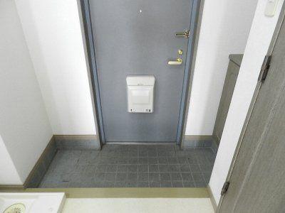 ジュネス壱番館 玄関