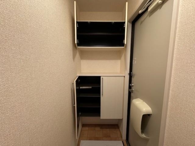 北九州市小倉南区葛原本町アパート 玄関