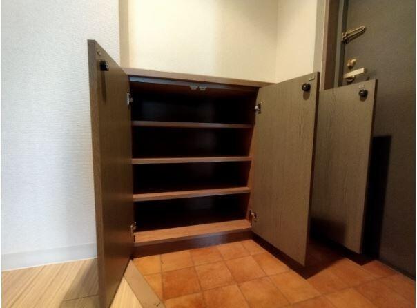 ライオンズマンション三萩野駅前 玄関
