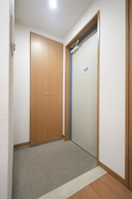 アネシス片野 玄関