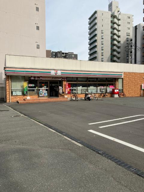 セブンイレブン博多比恵町店：245m