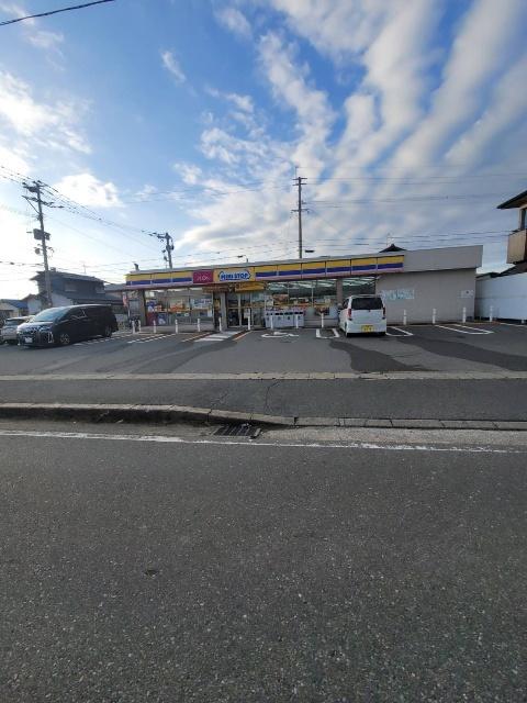 ミニストップ福岡馬出4丁目店：202m