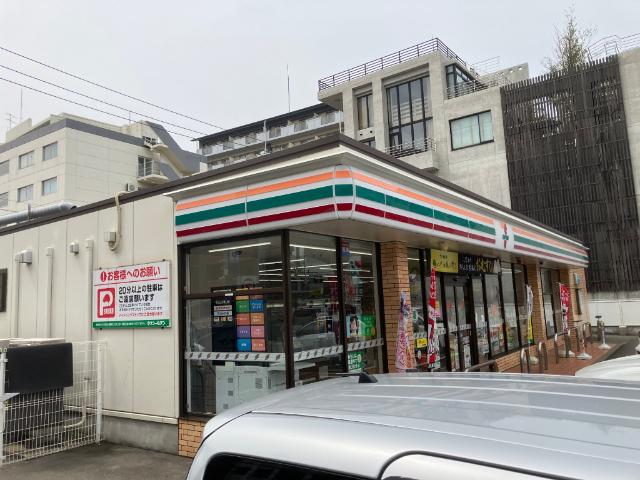 セブンイレブン博多竹下通り店：294m