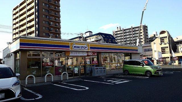 ミニストップ門司港レトロ店：293m