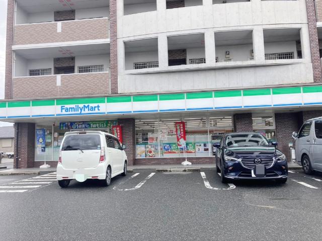 ファミリーマート小倉下石田一丁目店：66m