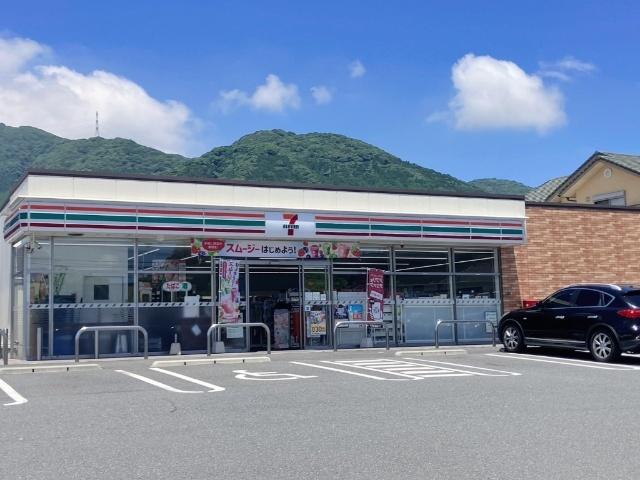 セブンイレブン小倉沼本町店：261m