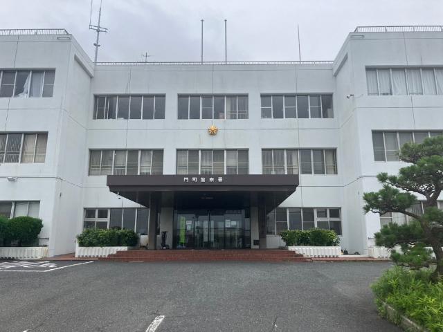 門司警察署：72m