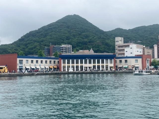 門司港レトロ海峡プラザ：381m