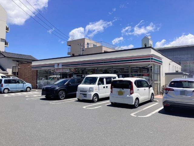 セブンイレブン小倉片野店：332m